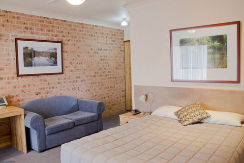 Baybrook Motor Inn & Apartments - New South Wales Tourism  2