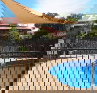 Golden Guitar Motor Inn - New South Wales Tourism 