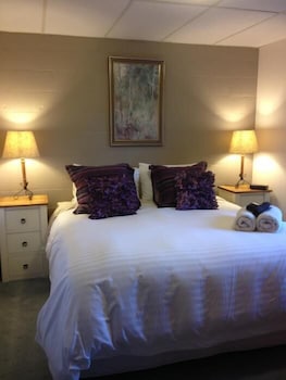 Forest Lodge Chalets - New South Wales Tourism  1