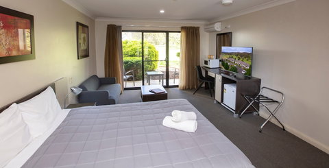 Cootamundra Heritage Motel - New South Wales Tourism  5