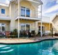 Seaside Spa Retreat - New South Wales Tourism 