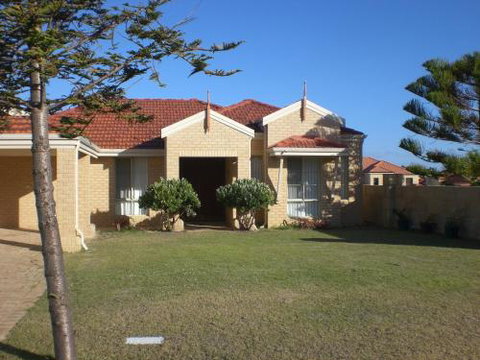 Port Bouvard Beach Holiday Home Mandurah - New South Wales Tourism  0