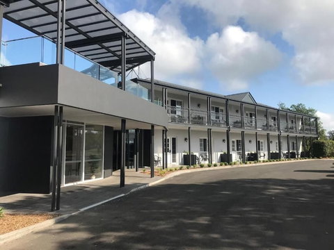 Clouds Montville - New South Wales Tourism  0