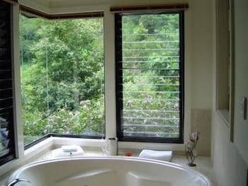 Montagues Of Montville - New South Wales Tourism  5