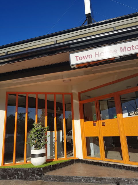 Town House Motor Inn - New South Wales Tourism  0