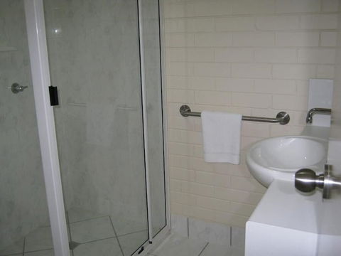 Emu Park Motel - New South Wales Tourism  1