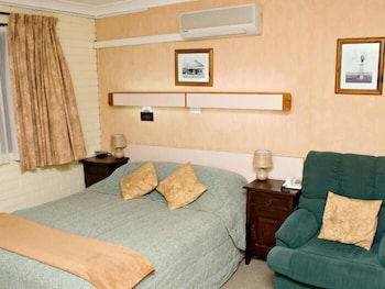 Young Goldrush Motel - New South Wales Tourism  2