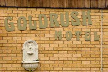 Young Goldrush Motel - New South Wales Tourism  1