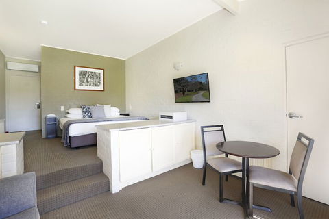 Briars Country Lodge - New South Wales Tourism  7