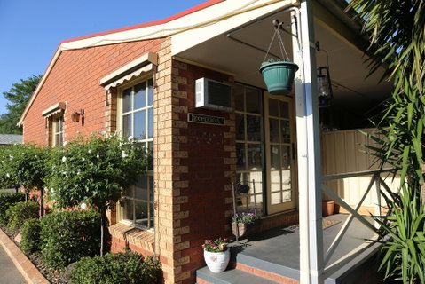 Old Coach Motor Inn - New South Wales Tourism  0