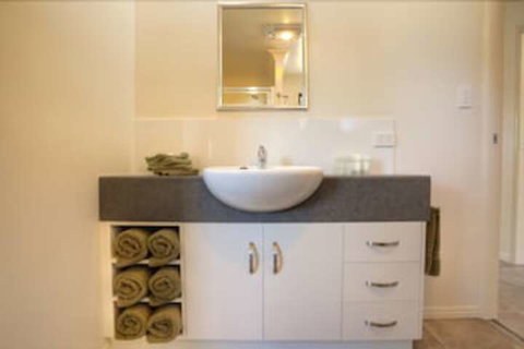 Killarney View Cabins & Caravan Park - New South Wales Tourism  7