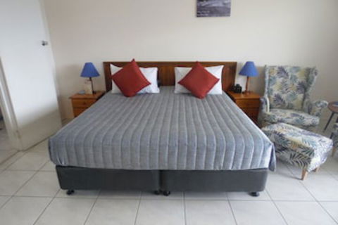 Airlie Court Units - New South Wales Tourism  0
