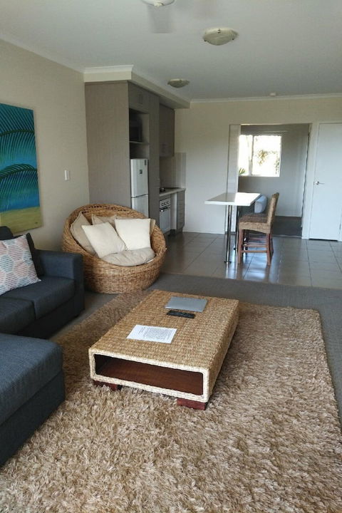 Airlie Central Apartments - New South Wales Tourism  0