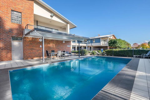 Hawkesbury Race Club Motel - New South Wales Tourism  3