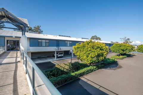 Hawkesbury Race Club Motel - New South Wales Tourism  1