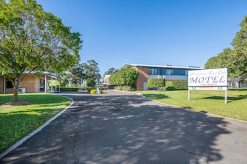 Hawkesbury Race Club Motel - New South Wales Tourism  0