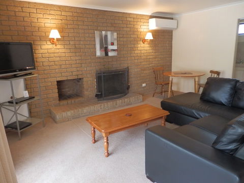 Mountain View Motor Inn & Holiday Lodges - New South Wales Tourism  4