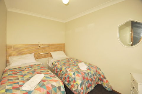 Katoomba Townhouses - New South Wales Tourism  1