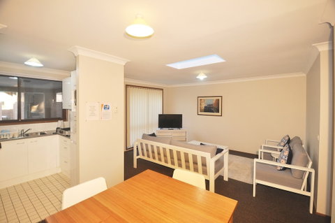 Katoomba Townhouses - New South Wales Tourism  4