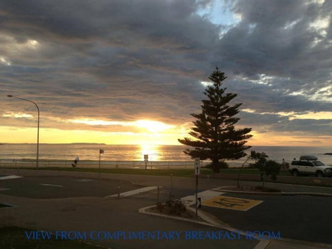 Beachhouse Mollymook - New South Wales Tourism  0