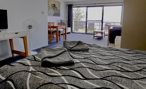 Beachhouse Mollymook - New South Wales Tourism  5