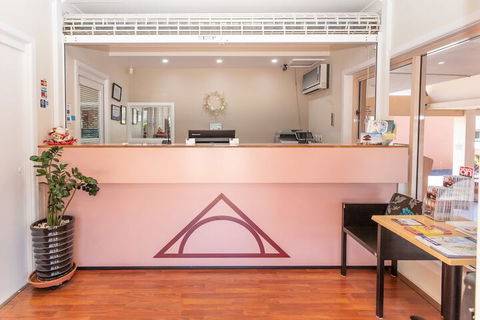 Engadine Motor Inn - New South Wales Tourism  4