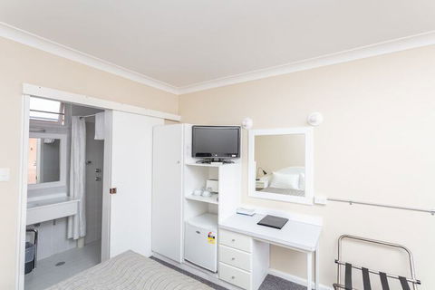 Engadine Motor Inn - New South Wales Tourism  5