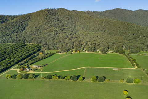 The Buckland Studio Retreat - New South Wales Tourism  2