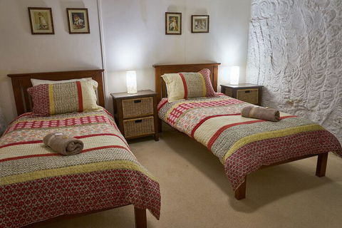 Underground Bed And Breakfast - New South Wales Tourism  4