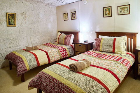 Underground Bed And Breakfast - New South Wales Tourism  6
