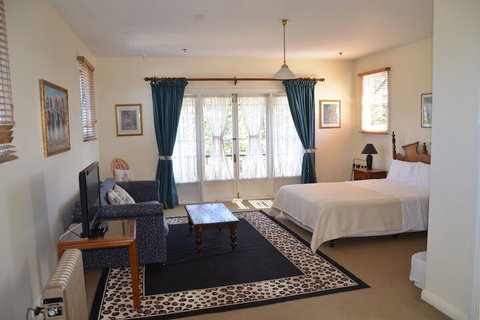 Leura House - New South Wales Tourism  7