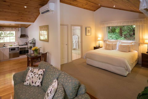 Myers Creek Cascades Luxury Cottages - New South Wales Tourism  7
