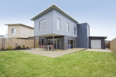 Beach & Golf Stays Torquay - New South Wales Tourism  6