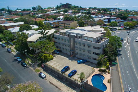 Hampton Court Apartments - New South Wales Tourism  2