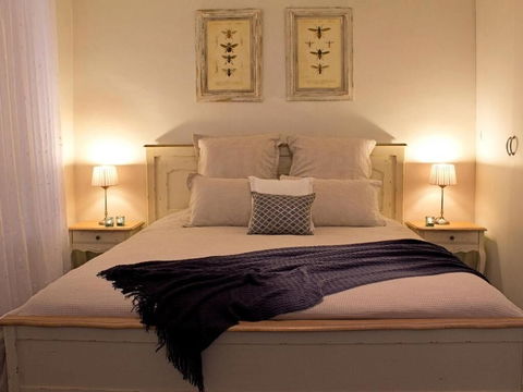 Queen's Cottage Bed And Breakfast Barossa Valley - New South Wales Tourism  0