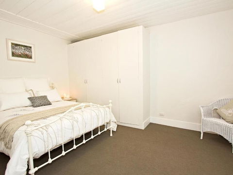 Queen's Cottage Bed And Breakfast Barossa Valley - New South Wales Tourism  3