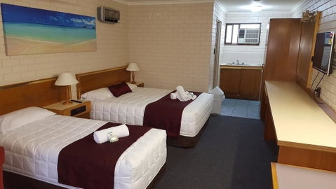 Tabourie Lake Motel - New South Wales Tourism  4