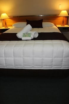 Tabourie Lake Motel - New South Wales Tourism  3