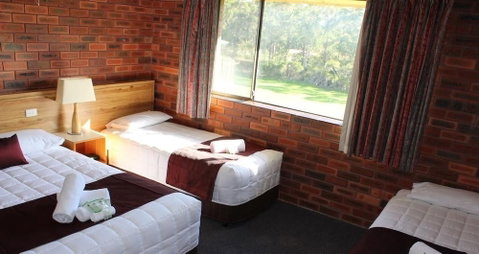 Tabourie Lake Motel - New South Wales Tourism  1