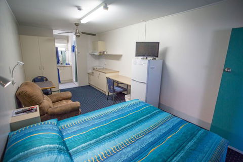 Fourth Avenue Motor Inn - New South Wales Tourism  4