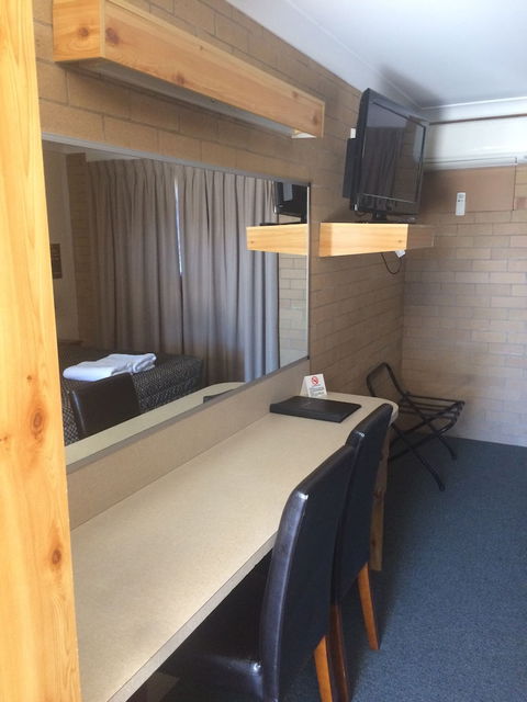 Alexander Motor Inn Moree - New South Wales Tourism  0