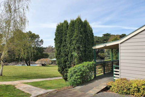 Neerim Country Cottages - New South Wales Tourism  0
