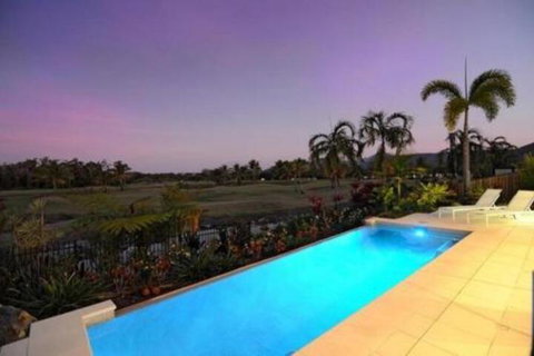 4 Cascade House Luxury Holiday Home - New South Wales Tourism  0