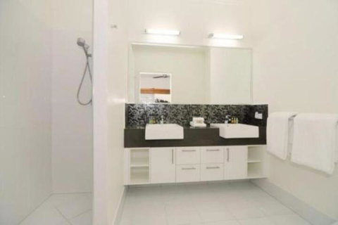 4 Cascade House Luxury Holiday Home - New South Wales Tourism  2
