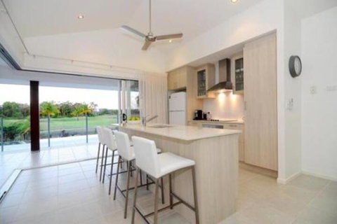 4 Cascade House Luxury Holiday Home - New South Wales Tourism  3