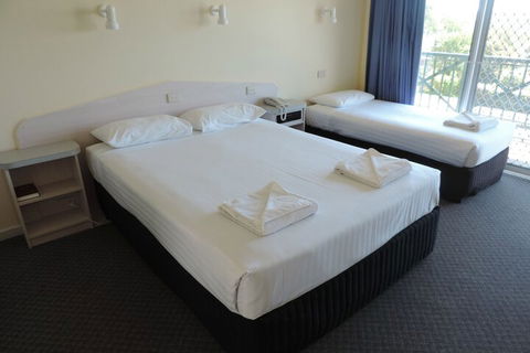 Comfort Inn The Lakes - New South Wales Tourism  3