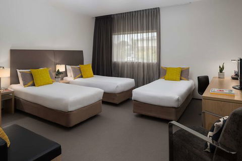 Atura Dandenong - New South Wales Tourism  1