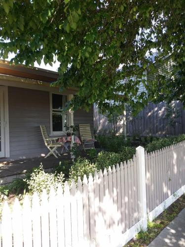 Cream Cottage - New South Wales Tourism  1