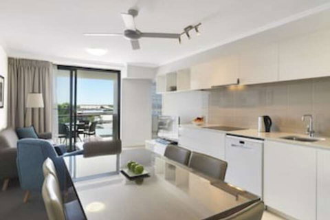Oaks Mackay Carlyle Suites - New South Wales Tourism  0