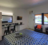 Twin Swans Motel